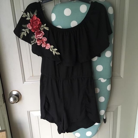 Rue21 Rompers - Picture 5 of 7